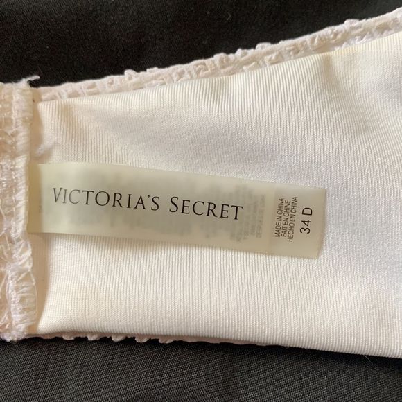 Victorias Secret Bikini Top White 34D Halter Push Up Bridal Textured Gold - Picture 7 of 7